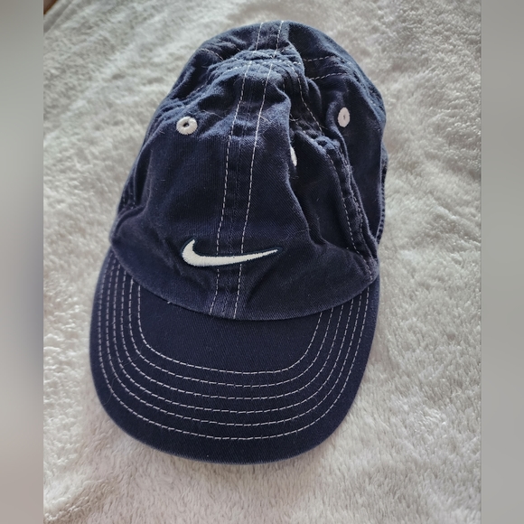 Infant Nike Hat - Picture 1 of 2